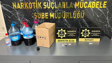 Emniyet güçlerini tehdit eden şahsın evinden zehir deposu çıktı