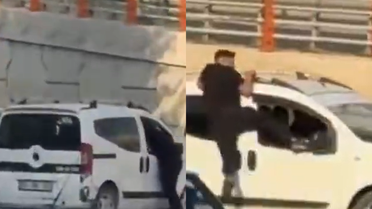 Şanlıurfa’da sokak ortasında tehlikeli kardeş kavgası: Hareket halindeki aracın üzerine çıktı