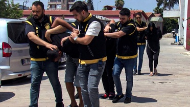 Mezarlıkta Cep Telefonu Hırsızlığı: 4 Tutuklama