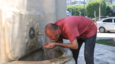 Adana'da Bunaltıcı Sıcaklar Hayatı Olumsuz Etkiliyor