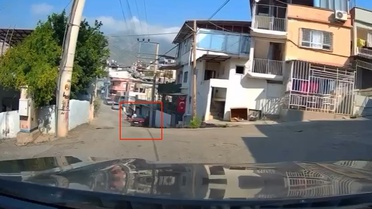 İskenderun'da Kaza: Araç Ev Duvarına Çarptı