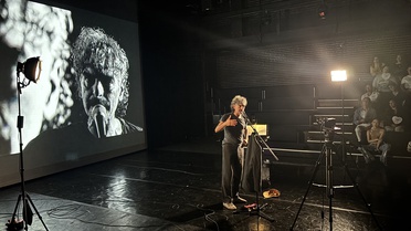 Mehmet Ali Nuroğlu'nun 'Dünyada' Performansı Londra'da
