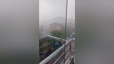 Şavşat'ta Şiddetli Sağanak Sele Dönüştü