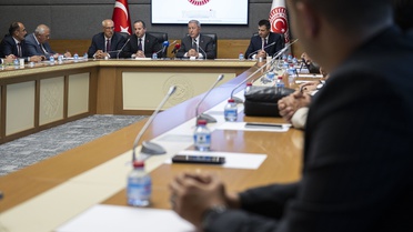 Akar, şehit aileleri ve gazilerle bir araya geldi