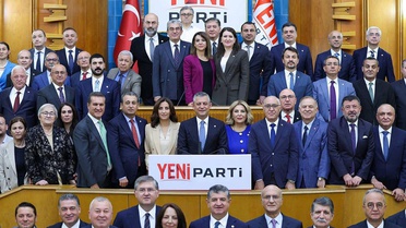 YENİ Partili vekillerden Özgür Özel'e destek bildirisi: Sımsıkı ve kol kola arkasındayız