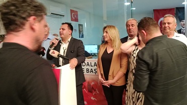 Dalaman Belediye Başkanı Sezer Durmuş CHP'den İstifa Ederek YENİ Parti'ye Katıldı