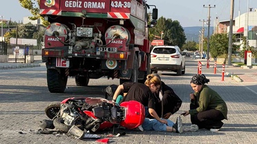 Gediz’de arazöz ile motosiklet çarpıştı: 1 yaralı