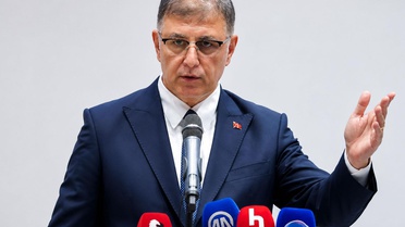 İzmir Büyükşehir Belediye Başkanı Cemil Tugay ayrıldığı CHP'nin WhatsApp grubuna yeniden eklendi