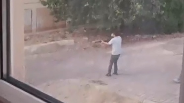Görüntü Türkiye'den! Evden uzun namlulularla çıkıp komşularını taradılar