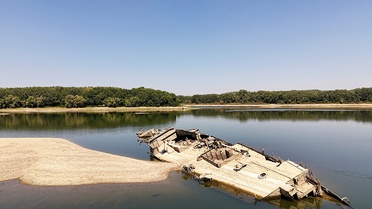 Tuna Nehri'nde Savaş Gemisi Kalıntısı Ortaya Çıktı