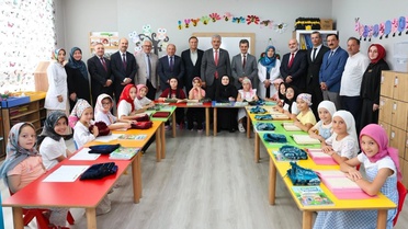 Vali Makas, Yaz Kursu Öğrencileri ile Bir Araya Geldi