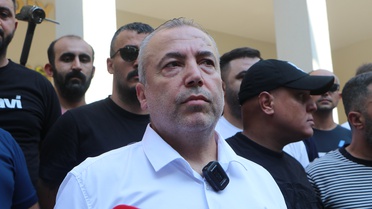 Adana Demirspor taraftarları belediye binasına girmeye çalıştı, ortalık karıştı