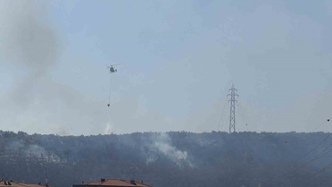 Kazdağları eteklerindeki yangın Zeytinli Mahallesine doğru ilerliyor
