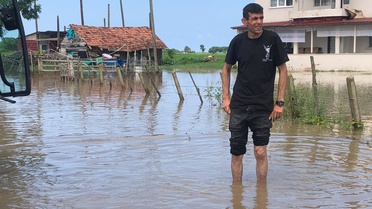 Çarşamba'da Sağanak Yağış Hayatı Olumsuz Etkiledi