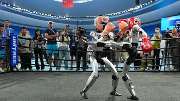 Çin'de İnsansı Robot Oyunları'na Yoğun Katılım