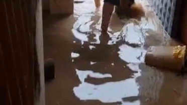 Tufanbeyli'de Şiddetli Yağışta Taşkın
