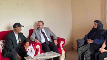 Kaymakam Kıbrıs Gazisini Ziyaret Etti