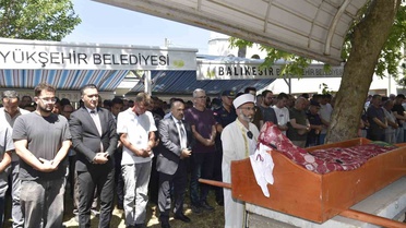 Balıkesir’de kazada hayatını kaybeden çocuk son yolculuğuna uğurlandı