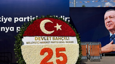 Bahçeli'den Erdoğan'a 25. yıl Çelengi