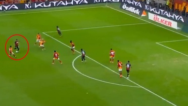Galatasaray'a soğuk duş! 2 dakikada 2 gol geldi, taraftarlar delirdi