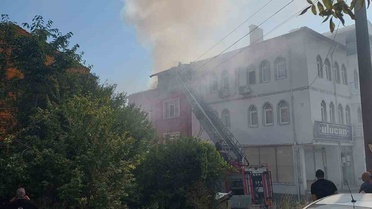 Kütahya'da 3 Katlı Binada Yangın