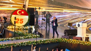 Bahçeli'den AK Parti'ye 25. yıl çelengi
