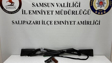 Salıpazarı'nda Silah ve Mermi Ele Geçirildi