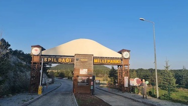 Manisa'da Fırtına Nedeniyle Piknik Yasağı