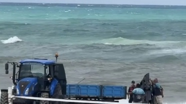Yeniköy Sahili'nde Gizemli İHA Bulundu