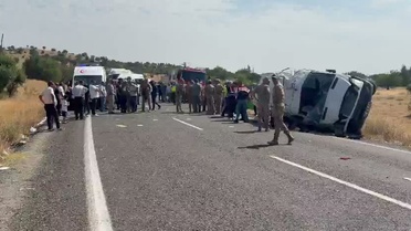 Diyarbakır'da nişan yolunda katliam gibi kaza! 5 ölü, 11 yaralı
