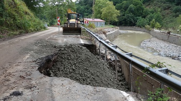 Giresun'da Sel Felaketi: Öğretmen ve Yeğeni Kayboldu