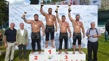 Karamürsel'de Yağlı Pehlivan Güreşleri Tamamlandı