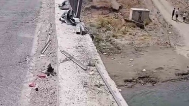Otomobil köprüden Göksu Çayı'na düştü