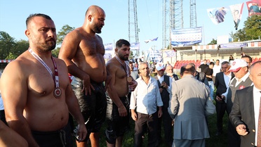 Asarcık Panayırı'nda Yağlı Güreş Coşkusu