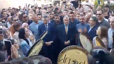 Diyarbakır'da maç öncesi bakanlara Kürtçe şarkılarla coşkulu karşılama