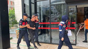 Alanya'da aile trajedisi: Eşini ve kayınvalidesini bıçaklayan şüpheli tutuklandı