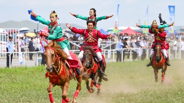 Hinggan Birliği'nde Naadam Festivali