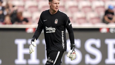 Beşiktaş'ın kalesinde Nübel duvarı! Taraftarlar 'Kaleci dediğin böyle olur?' demeden edemedi