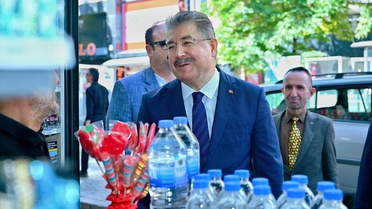 Vali Yılmaz Esnafı Ziyaret Etti