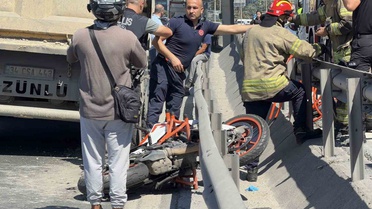 Motosiklet Sürücüsü Hafriyat Kamyonunun Altında Kaldı
