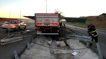 Çanakkale'de Kamyon Kazası: 2 Ölü