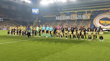 Fenerbahçe'den Lyon Maçına Özel Koreografi