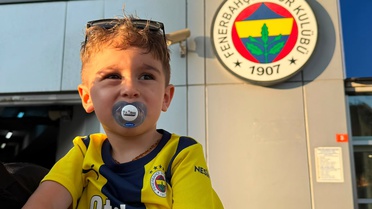 Minik Taraftar Göktuğ, Lyon Maçında