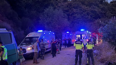 Tire'de Tarım İşçilerini Taşıyan Minibüs Kazası: 1 Ölü, 8 Yaralı