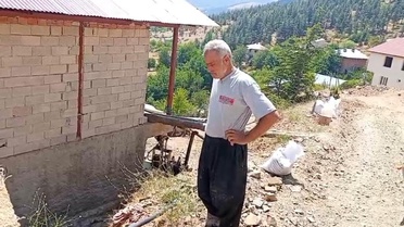 Kozan’da açıkta bırakılan su borusu vatandaşı mağdur ediyor