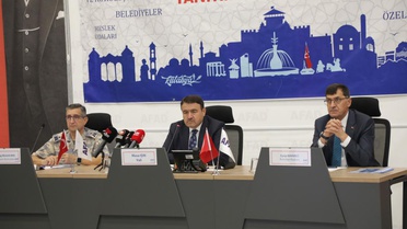 Kütahya Belediye Başkanı Kahveci, AFAD'ın düzenlediği bilgilendirme toplantısına katıldı