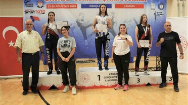 Elif Kaya Altın Madalya Kazandı