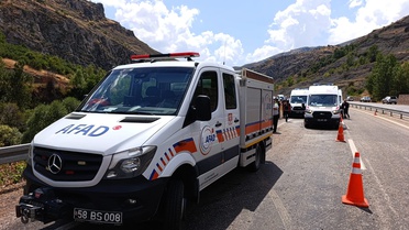 Sivas'ta Yolcu Minibüsü Devrildi: 4 Ölü, 10 Yaralı