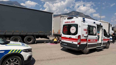 TIR tamiri faciayla bitti! Yaşlı adam feci şekilde can verdi