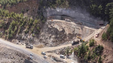 Adana’daki ‘Heyelan Islahı ve Tünel Projesi’nde ilk kazma vuruldu